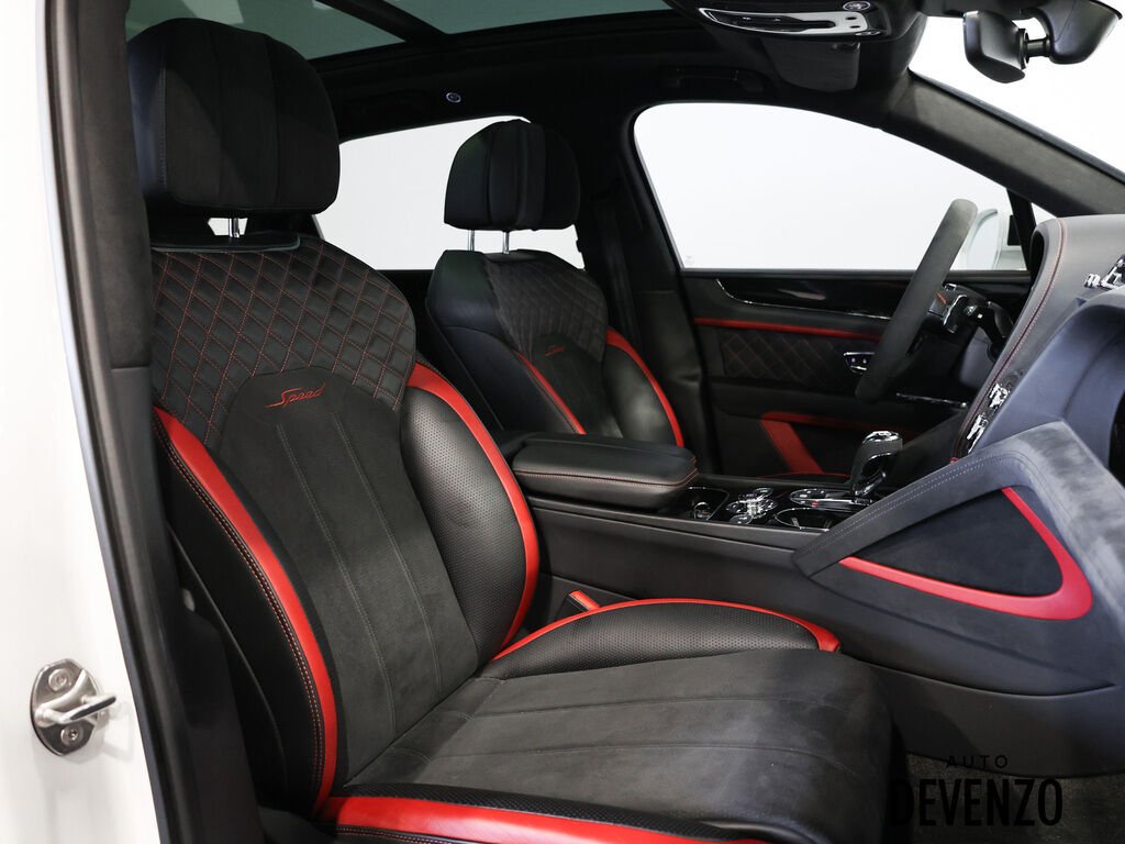 2021 Bentley Bentayga White Saint-Eustache - photo #8