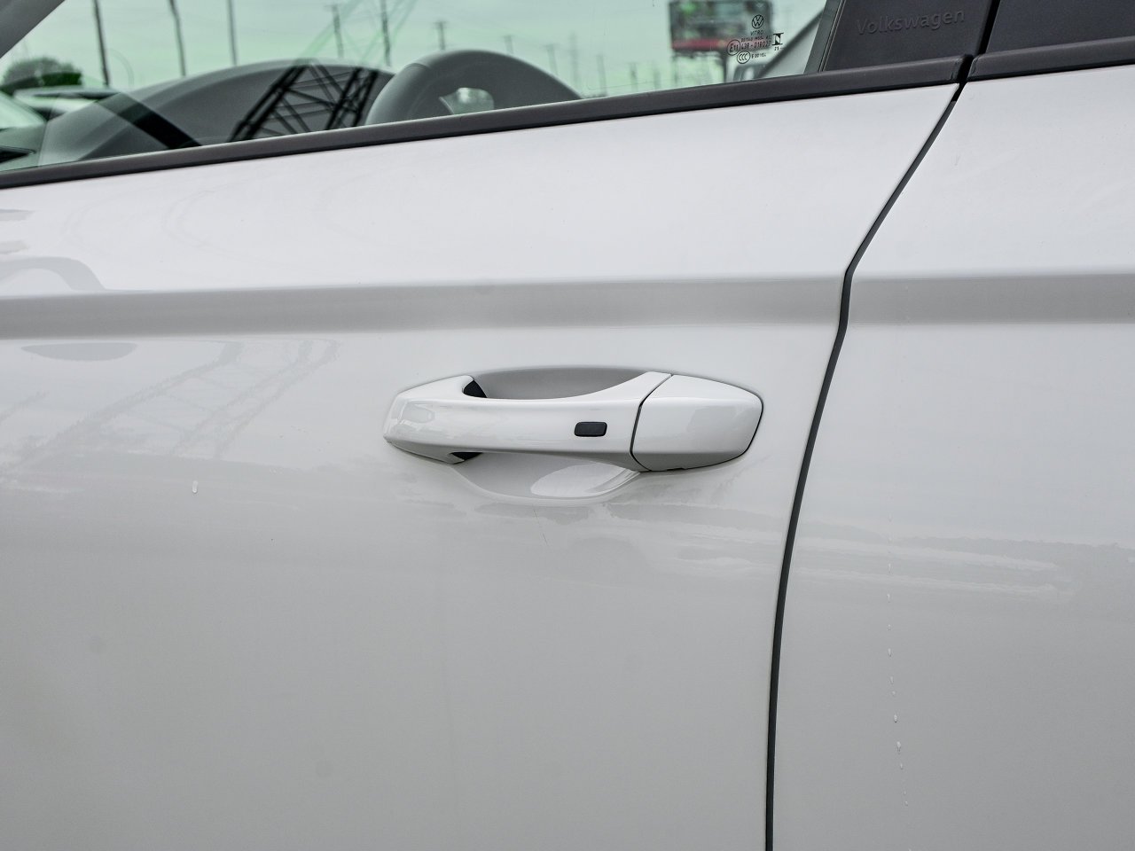 2026 Volkswagen Taos Comfortline Black Edition 4MOTION White Sherwood Park - photo #7