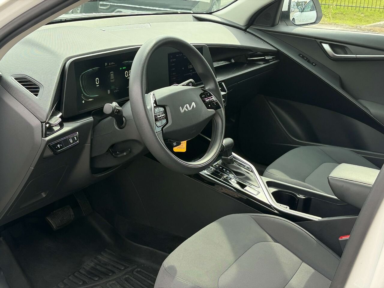 Kia Niro 2023 Blanc Gatineau - photo #11