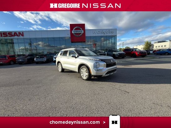 2024 Mitsubishi Outlander LE * AWD * Mag * Caméra * Hybrid * Carplay White