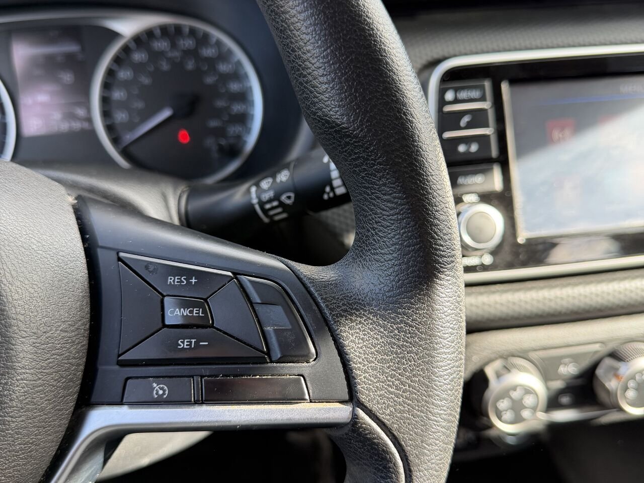 Nissan Kicks jamais accidenté un seul propriétaire bluetooth caméra de recul 2021 Gris Châteauguay - photo #18