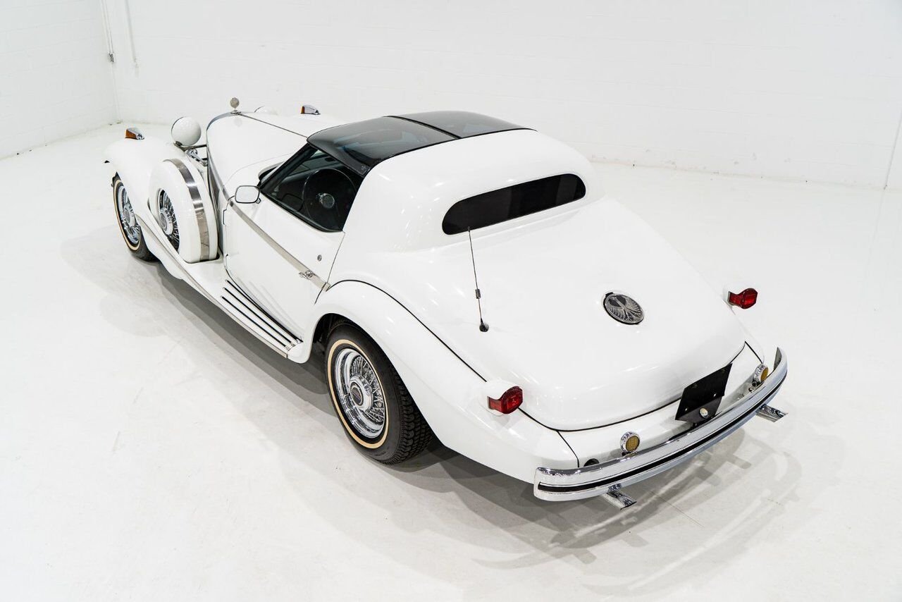 Phillips Motor Car Berlina Coupe Only 1 of 78 produced. Very rare | PRIX EN USD 1981 Blanc Montréal - photo #6