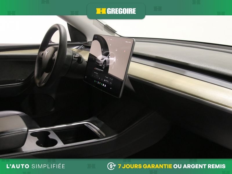 2023 Tesla Model Y White Saint-Léonard - photo #25