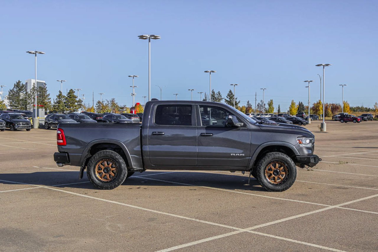 2022 Ram 1500 Laramie 4x4 Crew Cab 5'7 Box Grey Sherwood Park - photo #9