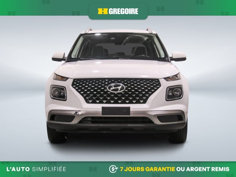 Hyundai Venue 822520 | Ultimate AUTO AC CUIR TOIT NAV MAGS CAM RECUL BLEU 2021 Blanc Laval - photo #1
