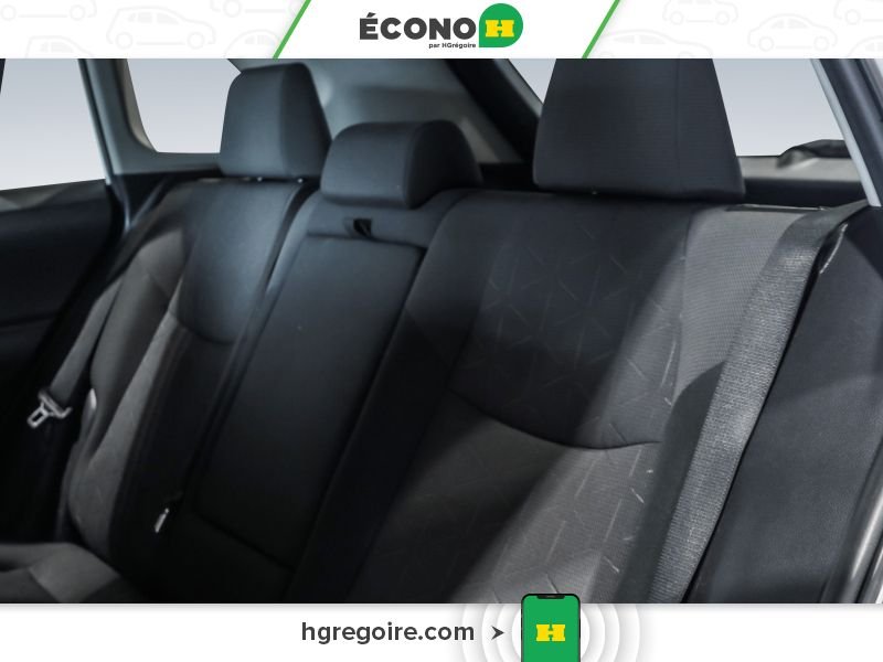 2019 Toyota Rav 4 White Laval - photo #19