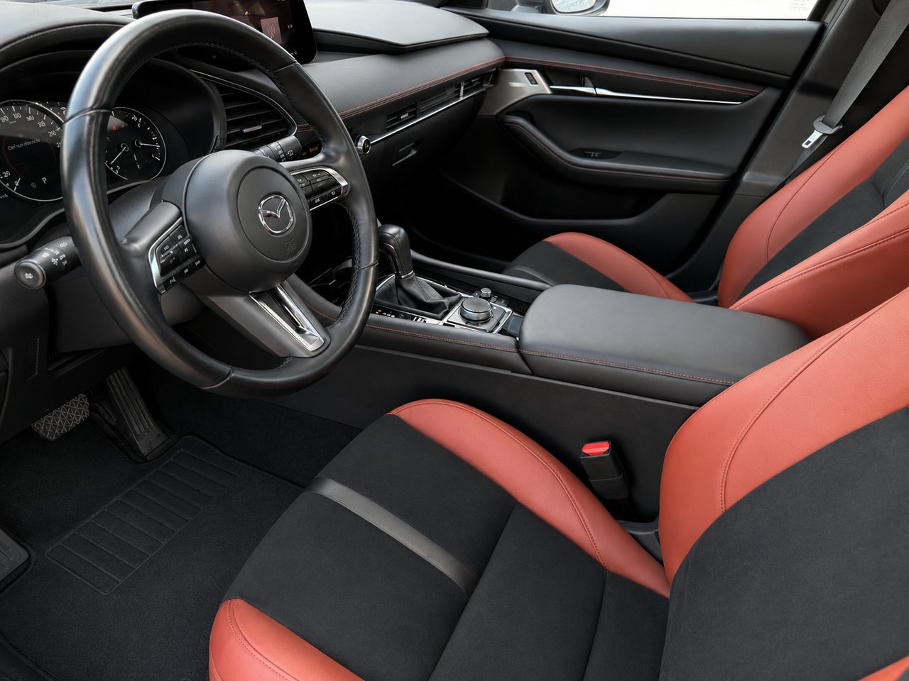 Mazda Mazda3 Sport JAMAIS ACCIDENTÉ / EDITION SUNA / AWD (4X4) / 2.5L TURBO / APPLE CARPLAY ET ANDROID AUTO 2025 Beige Châteauguay - photo #1