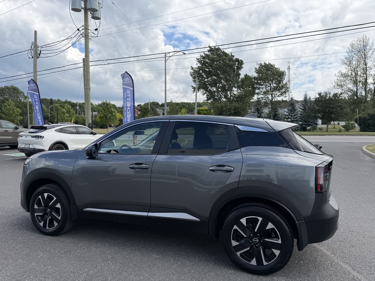 2025 NISSAN KICKS SV Grey Montmagny - photo #6
