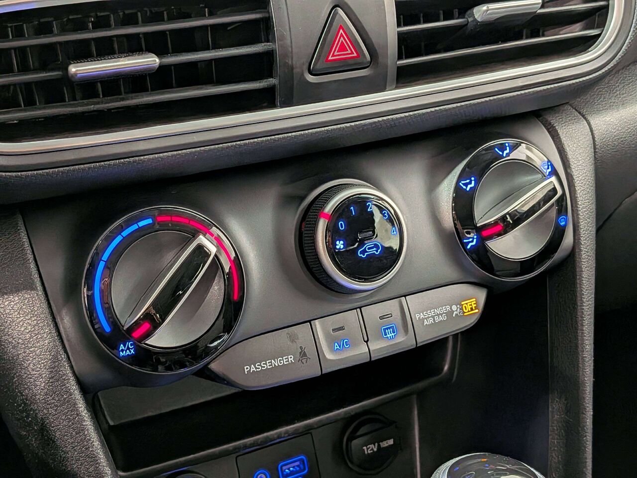 2021 Hyundai Kona 2.0L Essential AWD Grey Val-David - photo #24
