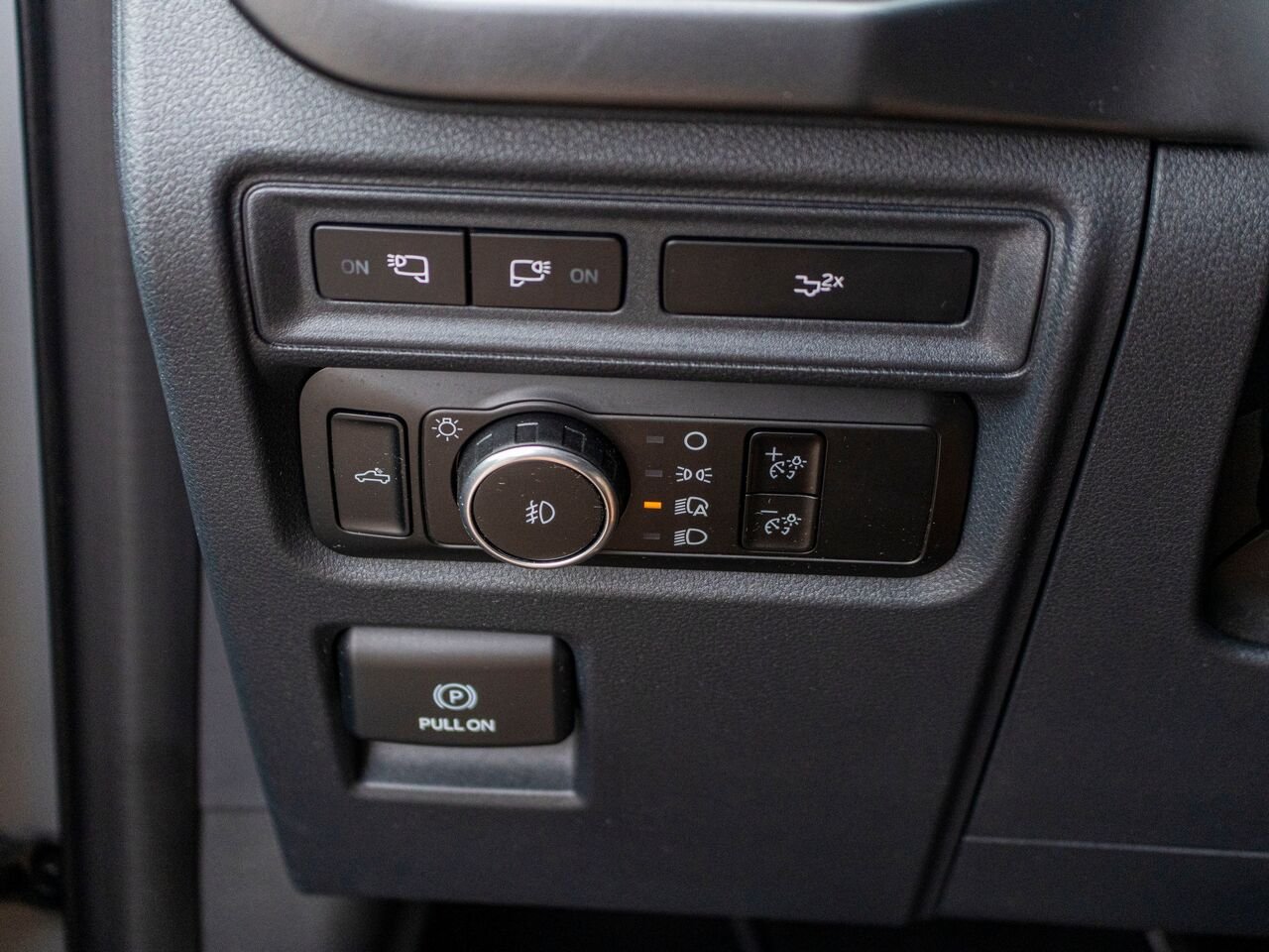 Ford F-150 XLT cabine SuperCrew 4RM caisse de 5,5 pi 2024 Gris Châteauguay - photo #21
