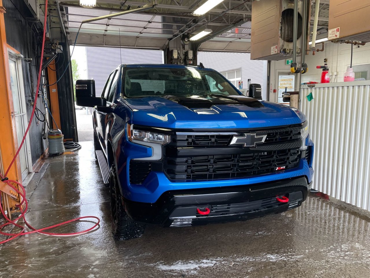Chevrolet Silverado 1500 LT TRAIL BOSS CREW 4X4 V8 *SIÈGES CHAUFF* BEDLINER 2022 Bleu Saint-Jérôme - photo #9