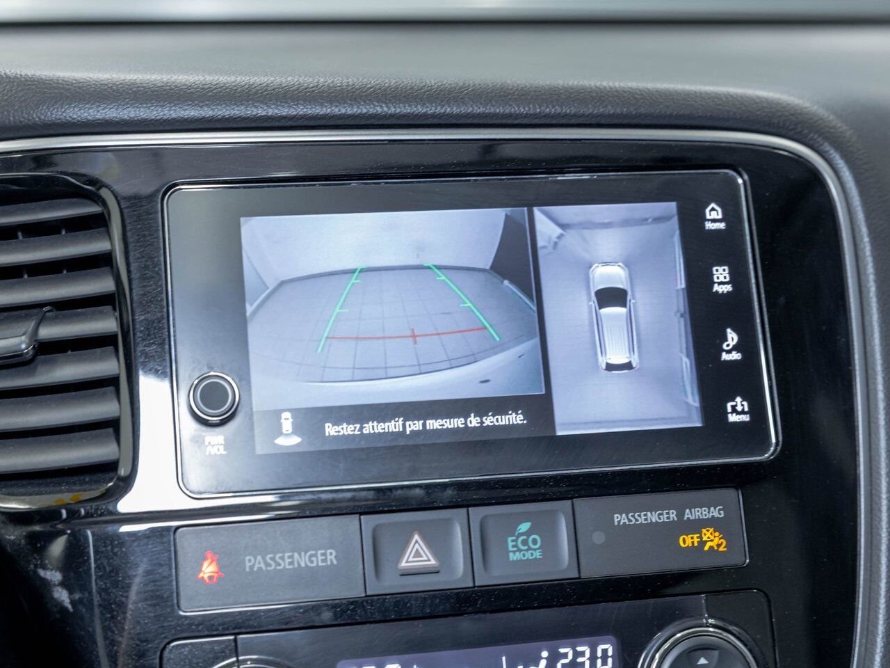 Mitsubishi Outlander ES AWD *TOIT* CUIR 7 PLACES SIÈGES CHAUFF CAM 360 2018 Blanc Saint-Jérôme - photo #17