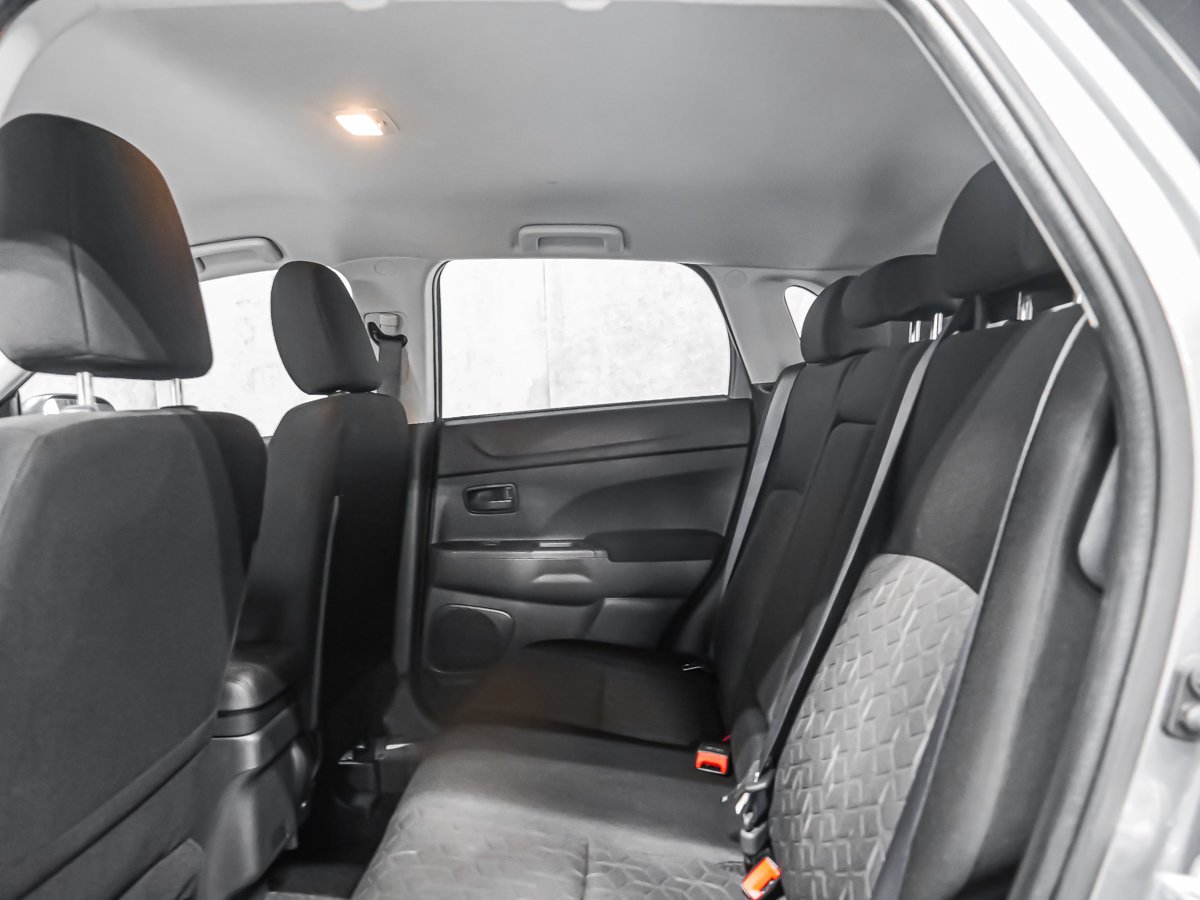 Mitsubishi RVR ES FWD CARPLAY CAMÉRA SIÈGES CHAUFFANTS 2025 Gris Montréal - photo #12