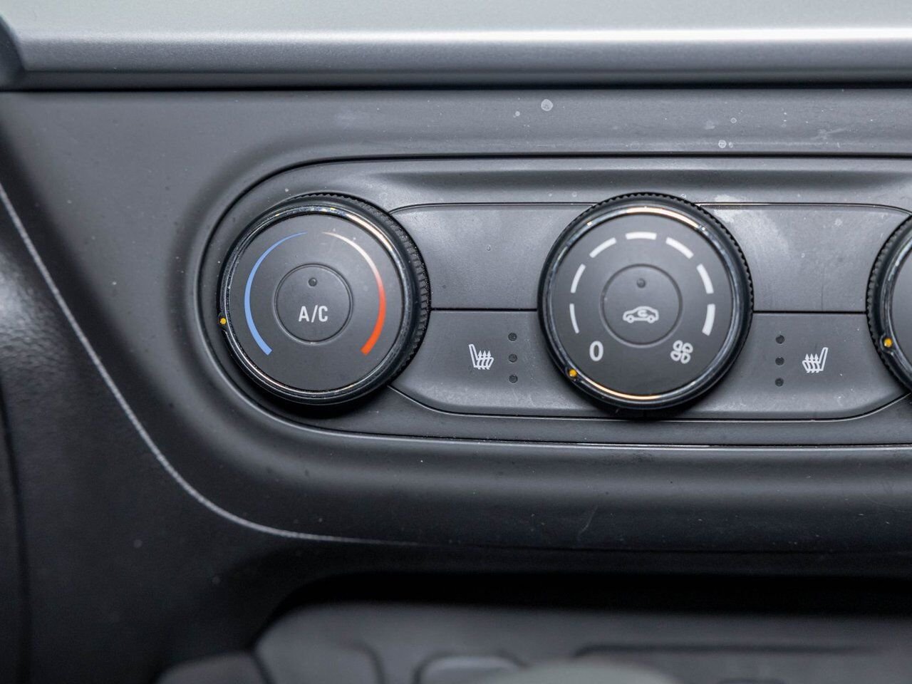 Chevrolet Trax 1RS *SIÈGES / VOLANT CHAUF* CARPLAY BLUETOOTH WIFI 2025 Gris Saint-Jérôme - photo #11