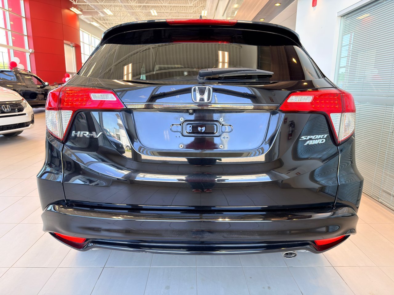 2021 Honda HR-V Black Notre-Dame-des-Prairies - photo #9