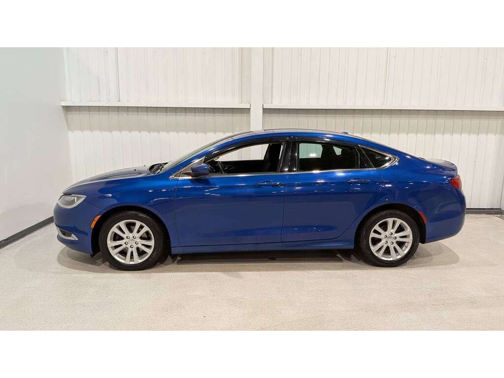 Chrysler 200 4dr Sdn Limited FWD 2016 Bleu Val-David - photo #4