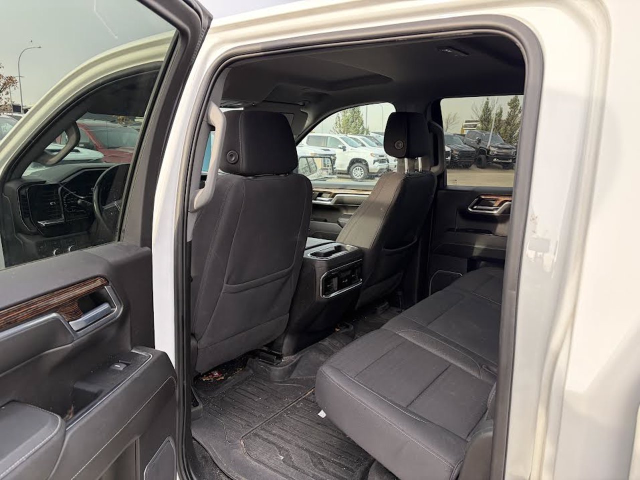 2023 GMC Sierra 1500 4WD Crew Cab 147 Elevation White Sherwood Park - photo #5