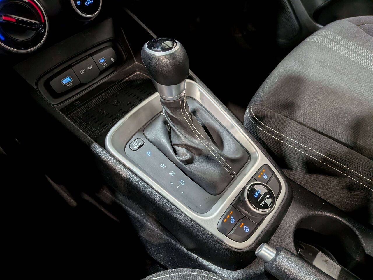 2026 Hyundai Venue Preferred IVT Grey Val-David - photo #29