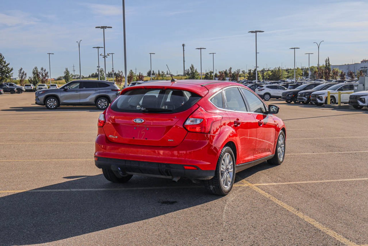 2012 Ford Focus 5dr HB SEL Red Sherwood Park - photo #8