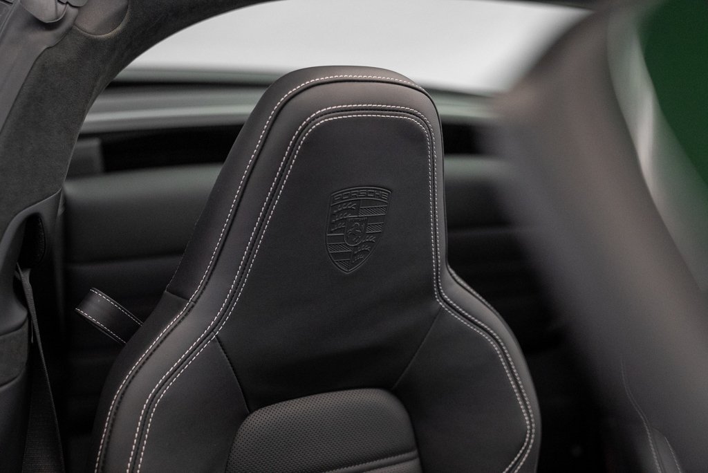 2026 Porsche 911 Green Saint-Eustache - photo #34
