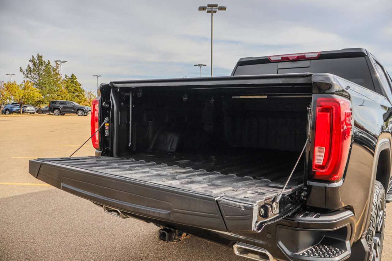 2022 GMC Sierra 1500 4WD Crew Cab 147 AT4 Black Sherwood Park - photo #7
