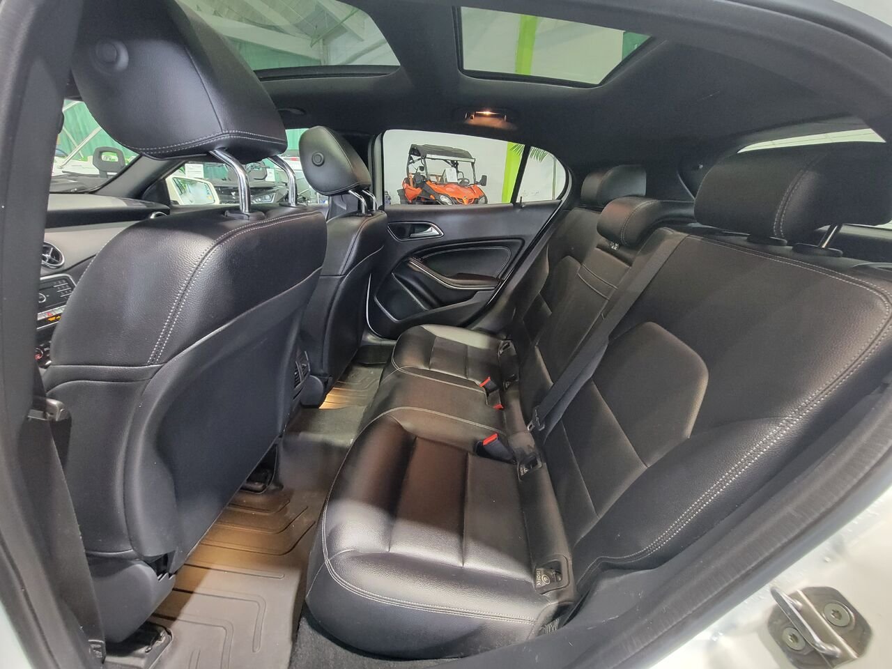 2019 Mercedes-Benz GLA White  - photo #14