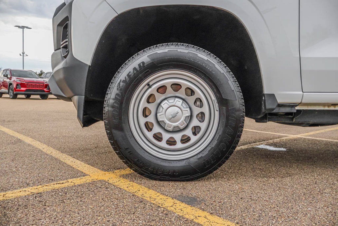 2024 Chevrolet Colorado 4WD Crew Cab WT White Sherwood Park - photo #12