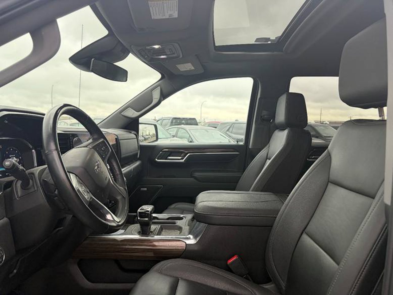 2023 Chevrolet Silverado 1500 4WD Crew Cab 147 RST Black Sherwood Park - photo #5