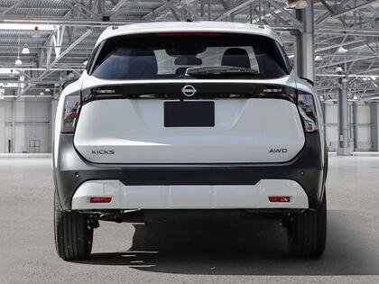 2026 Nissan Kicks Aspen White TriCoat/Super Black Blainville - photo #4