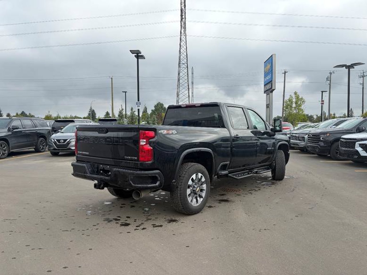 2025 Chevrolet Silverado 2500HD 4WD Crew Cab 159 Custom Black Sherwood Park - photo #4