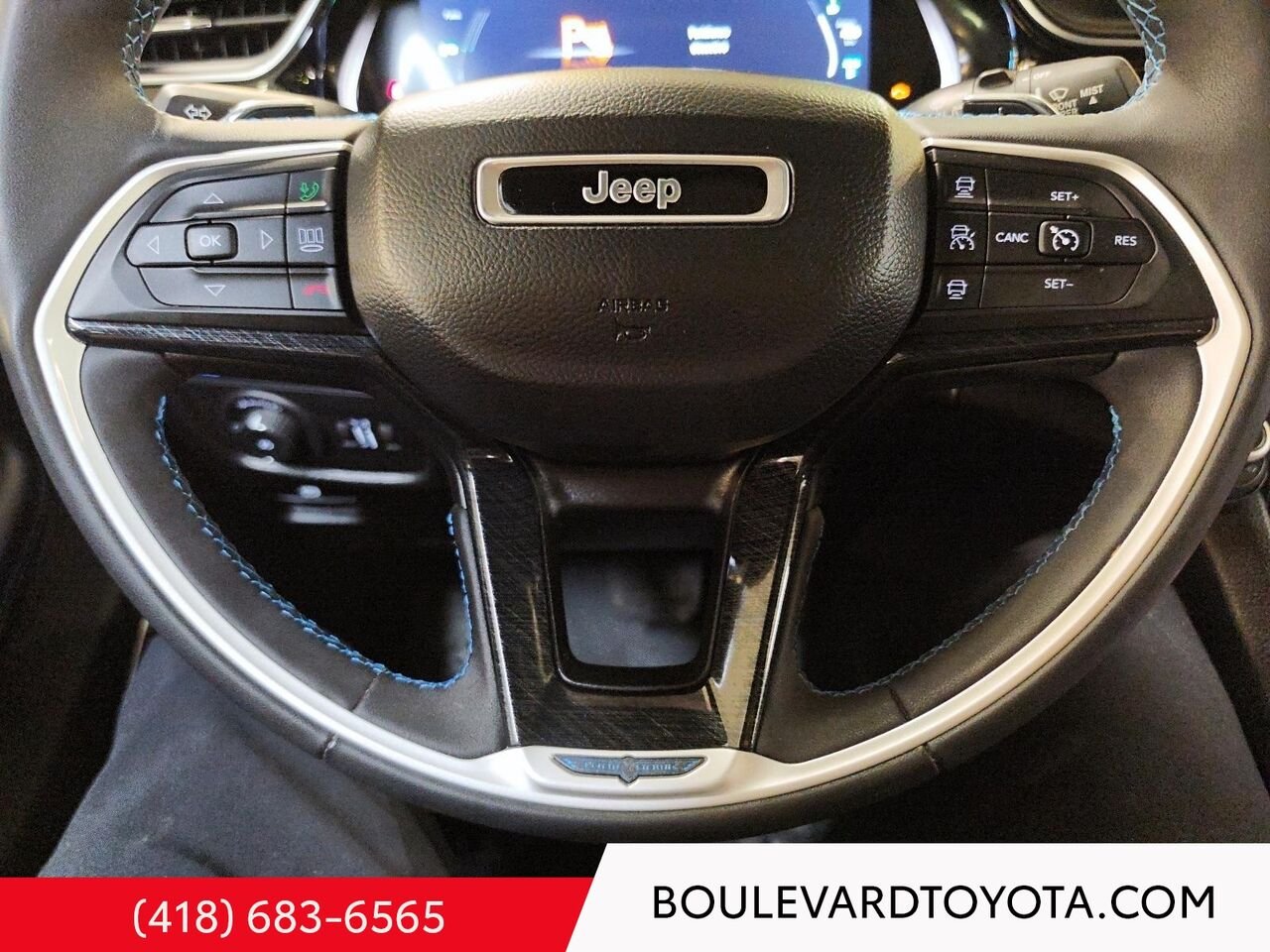 2022 Jeep Grand Cherokee 99505A-120 | TRAILHAWK 4XE, 4X4 White Québec - photo #16