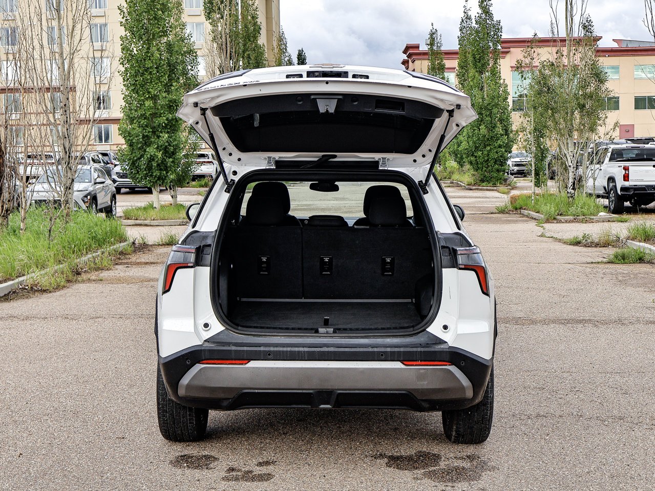 2026 Chevrolet Equinox AWD 4dr LT w/2LT White Sherwood Park - photo #14