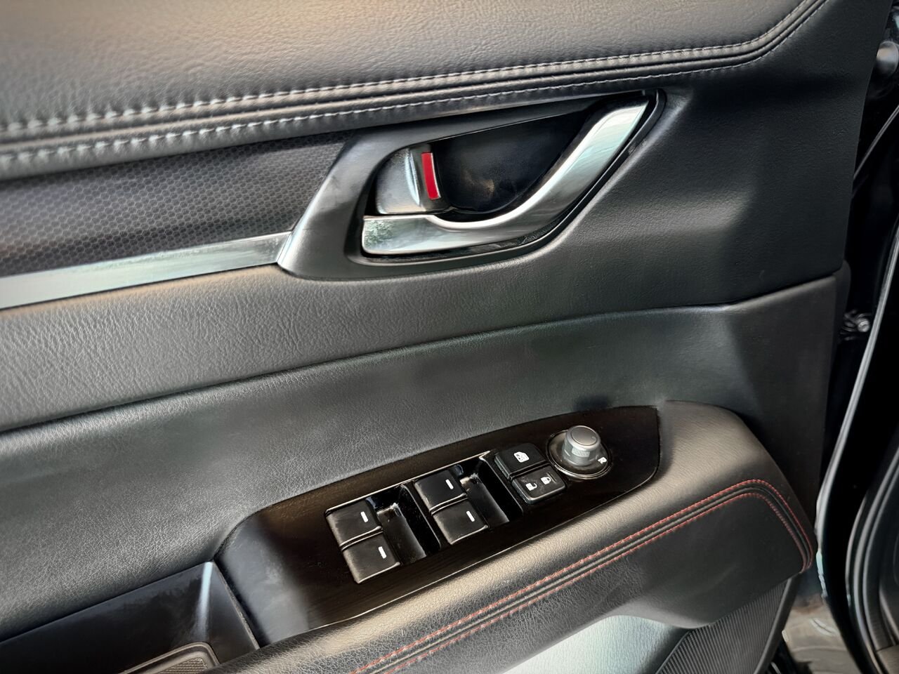 2022 Mazda CX-5 Black Notre-Dame-des-Prairies - photo #32