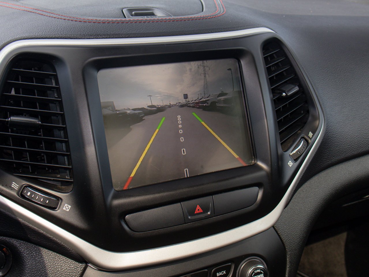 2015 Jeep Cherokee 4WD 4dr Trailhawk gray Sherwood Park - photo #27