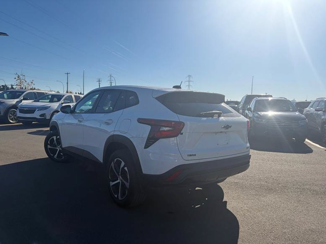 2025 Chevrolet Trax FWD 4dr 1RS White Sherwood Park - photo #3