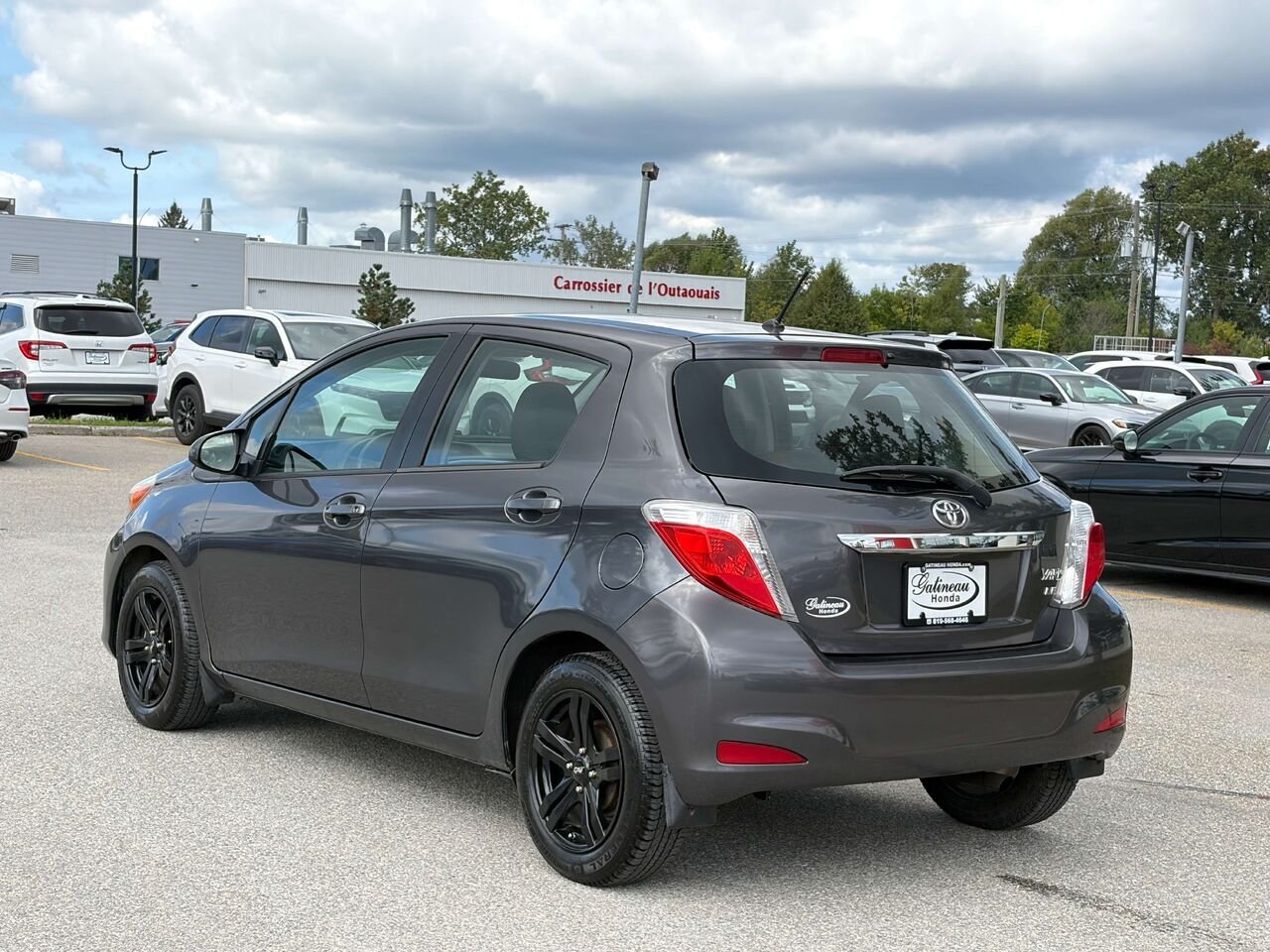 2014 Toyota Yaris LE Grey Gatineau - photo #3