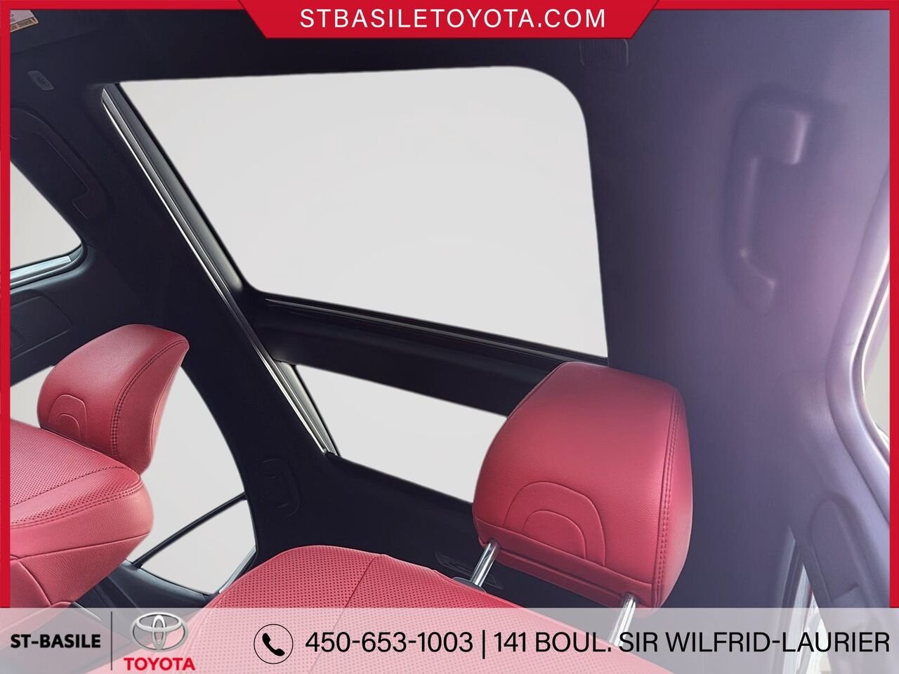 Toyota Camry Hybride 2025 Frisson glacé nacré avec toit noir Saint-Basile-le-Grand - photo #18