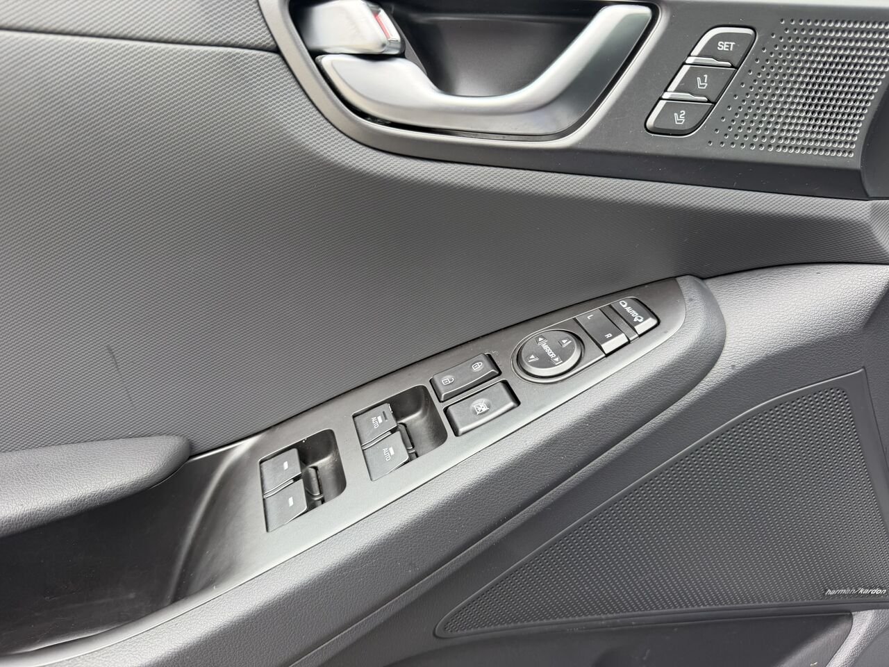 2021 Hyundai Ioniq Electric Ultimate Blue Laval - photo #21