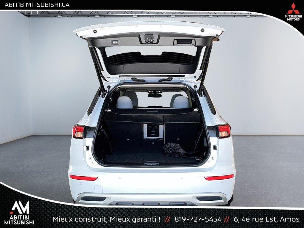 2023 Mitsubishi Outlander Plug-In Hybrid White Amos - photo #21