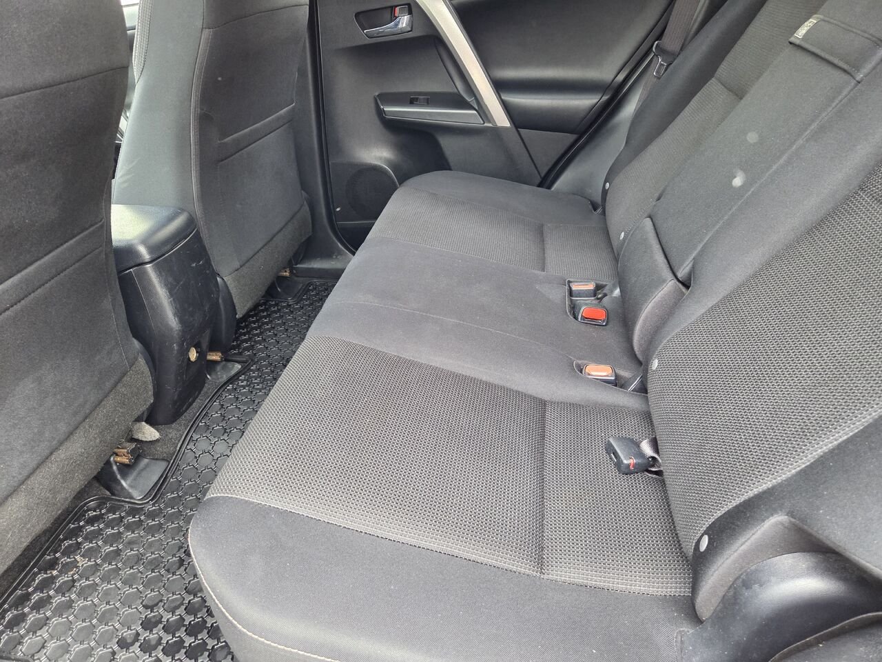 Toyota RAV4 Hybride 2016 Blanc Mont-Laurier - photo #12